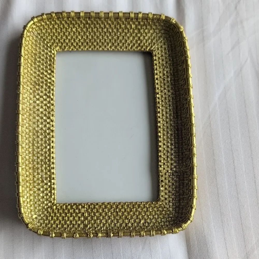 Luxurious Gold Textured Picture Frame Easel Back